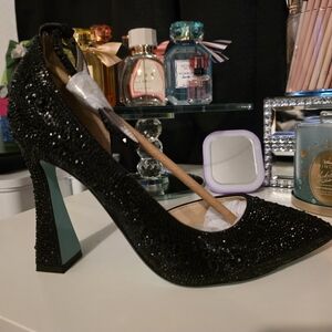 Betsey Johnson Ramsy Black Size 8